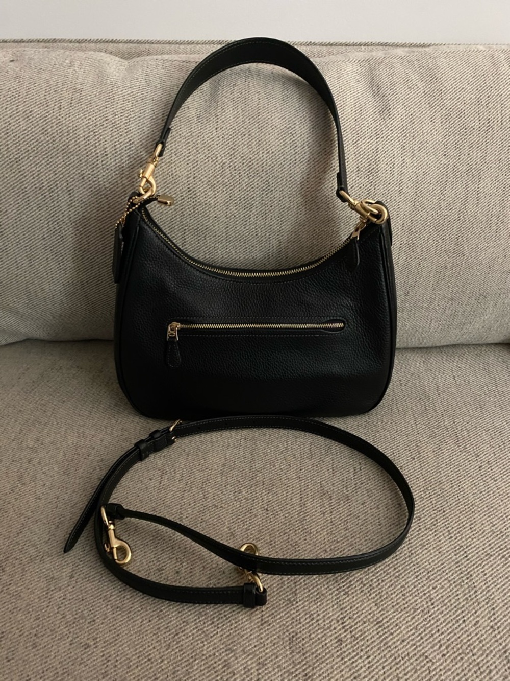 Coach Teri Hobo - Picture 2 of 7